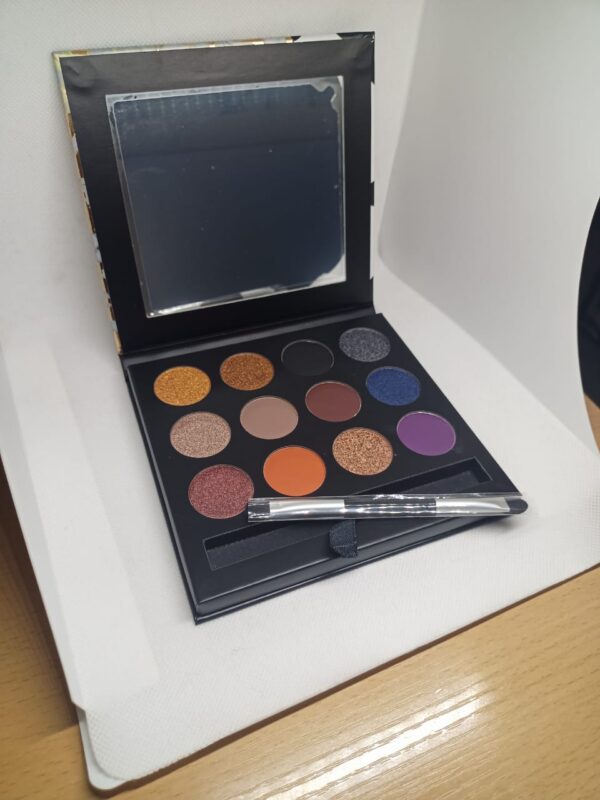 eye shadow pallete