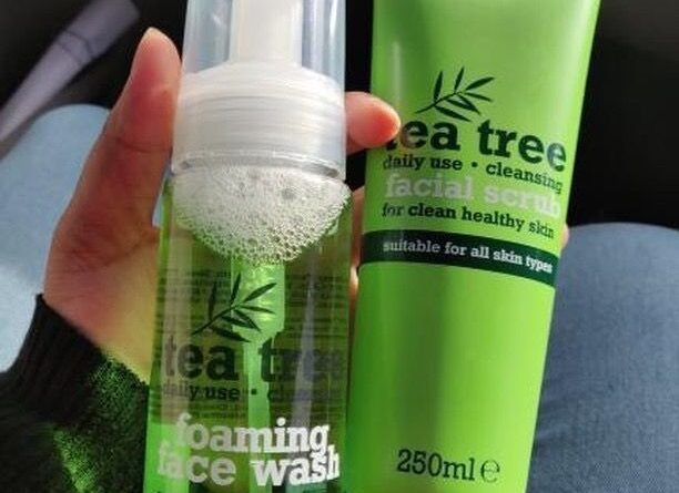 Tea Tree Facial Scrub